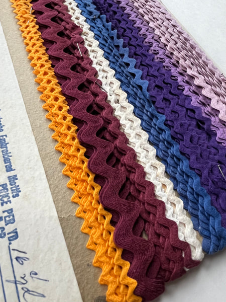 Rik Rak - Yardage on Large Card